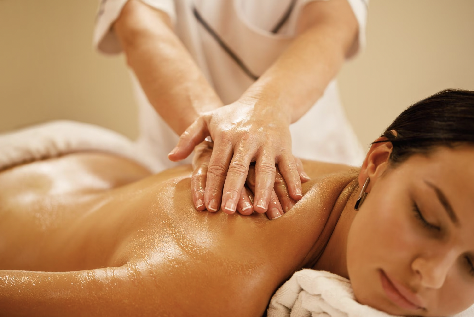 60 mins Therapeutic Massage $125